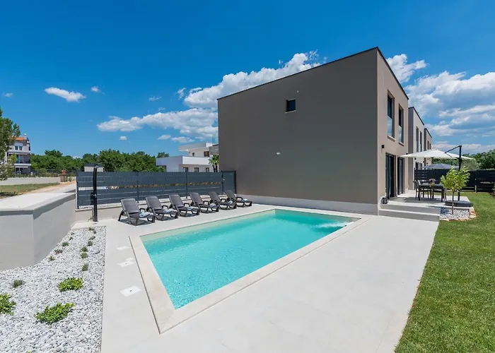 Вілла Atena Пореч